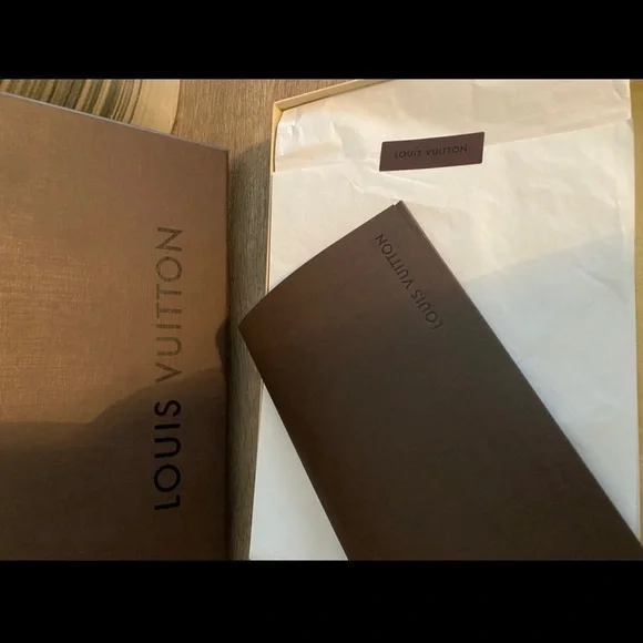 💛SOLD💛Louis Vuitton wristlet - Picture 7 of 9